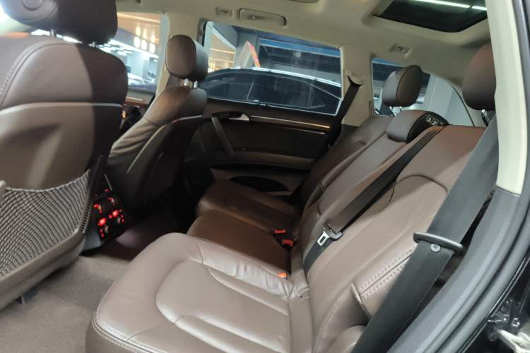 Used Audi Q7 2015 35 TFSI Sport Edition Left Rear Seat