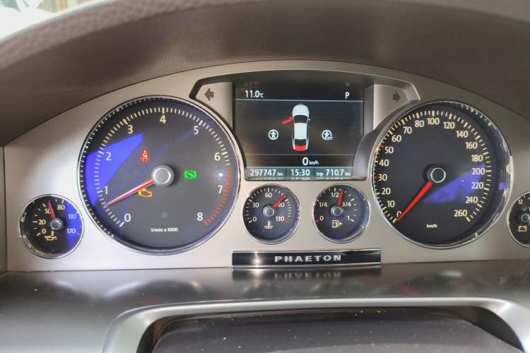 Used Volkswagen Phaeton 2011 3.6L V6 5-Seater Extended Comfort Version
