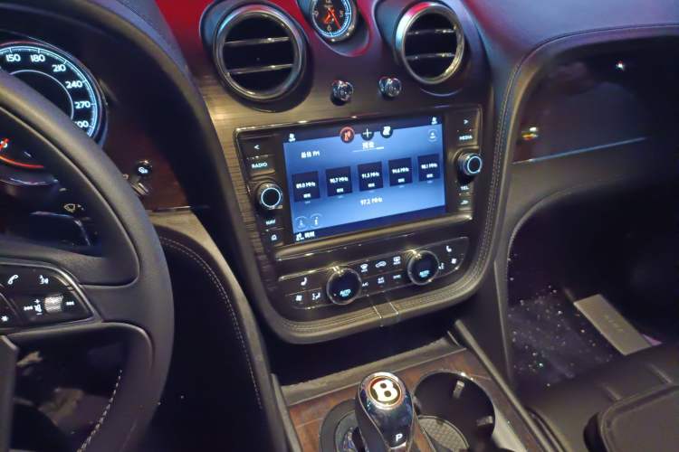 Used Bentley Bentayga 2018 4.0T V8 Audio And AC Panel