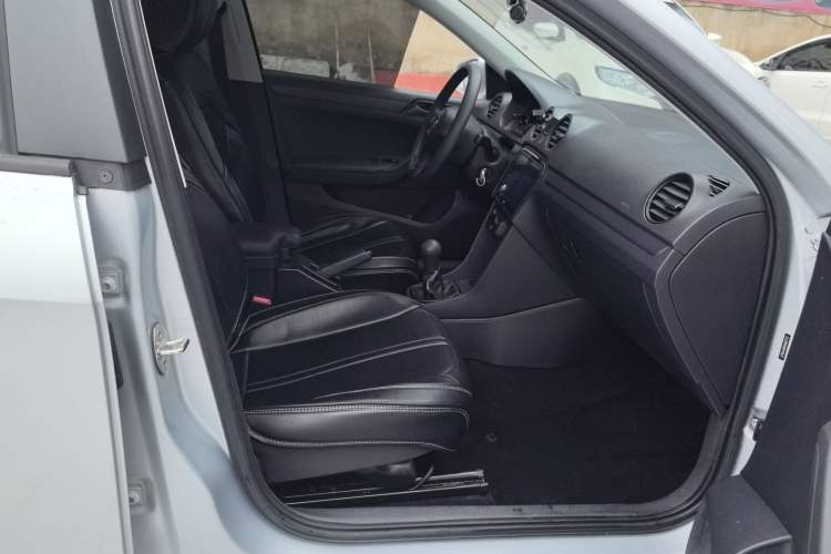 Used Volkswagen Jetta 2015 Value Edition 1.6L Manual Fashionable Style Right Front Seat