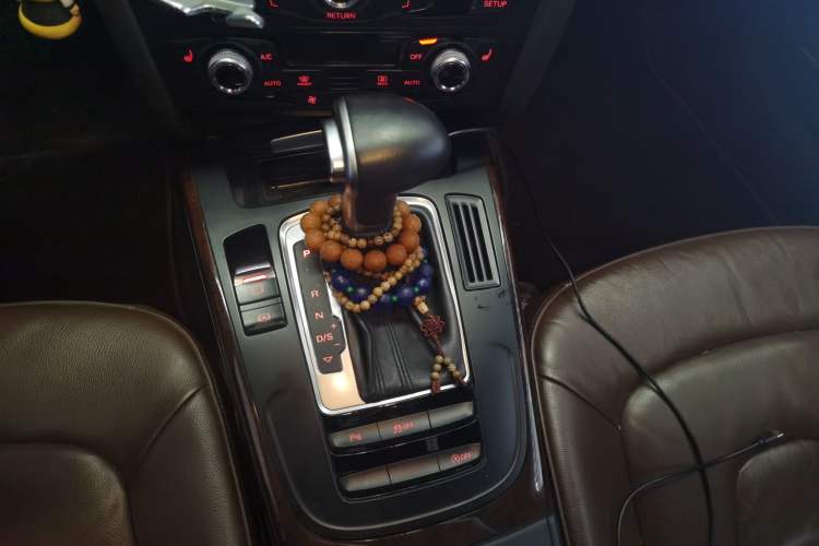 Used Audi A4L 2015 35 TFSI Automatic Comfort Model Gear Lever