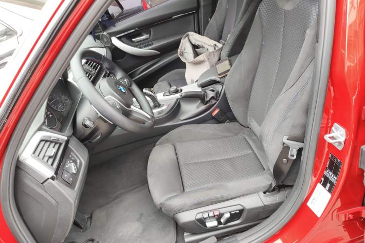 Used BMW 3 Series 2017 320i M Sport Left Front Seat