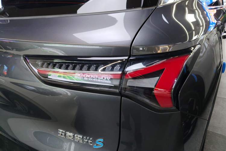 Used Wuling Xingguang S 2024 130km Flagship Version Right Rear Taillight