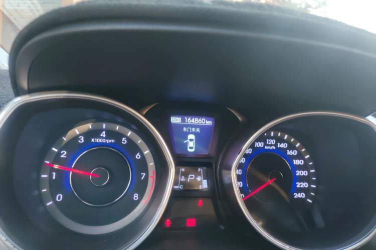 Used Hyundai Elantra (5th Generation / Langdong) 2013 1.6L Automatic Leading Model Odometer Close Up