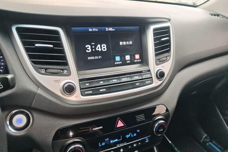 Used Hyundai Tucson 2015 1.6T Dual-Clutch Two-Wheel-Drive Smart Model Audio And AC Panel