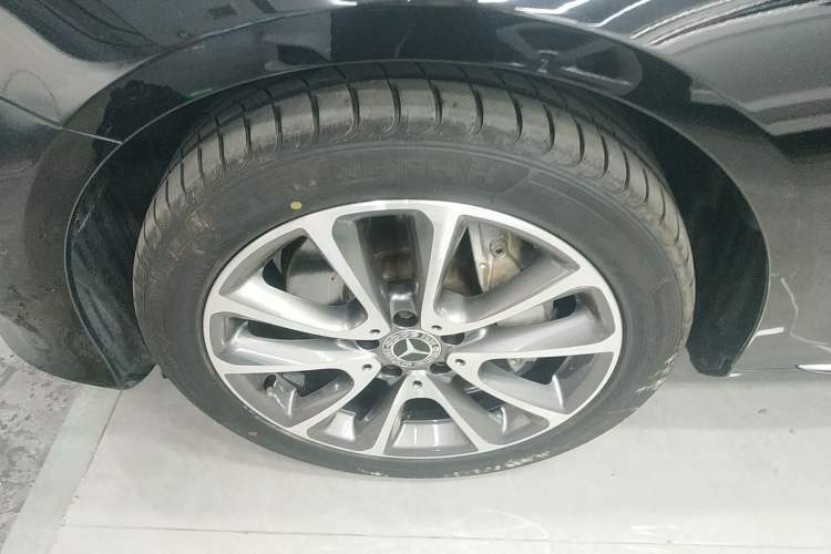 Used Mercedes-Benz E-Class 2016 E 300 L Stylish Model Left Front Wheel Hub