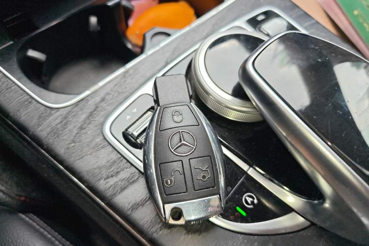 Used Mercedes-Benz C-Class 2017 Facelift C 200 L Sport Edition Vehicle Key