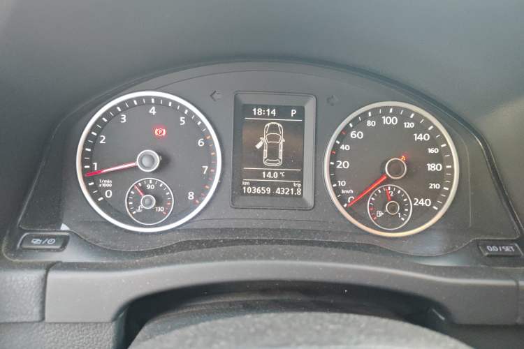 Used Volkswagen Tiguan 2016 280TSI Automatic Two-Wheel Drive Silk Road Comfort Edition Instrument Cluster