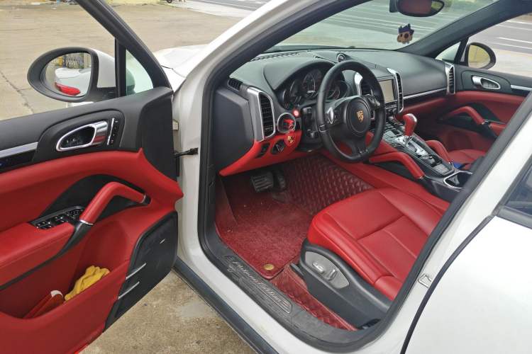 Used Porsche Cayenne 2014 3.6T Automatic Transmission U.S. Specification
