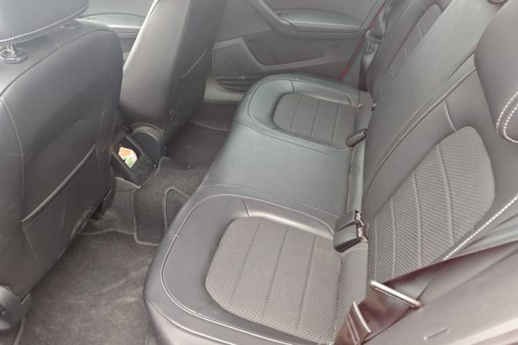 Used Skoda Rapid Spaceback 2016 Revised 1.6L Automatic Chuanxing Version Left Rear Seat