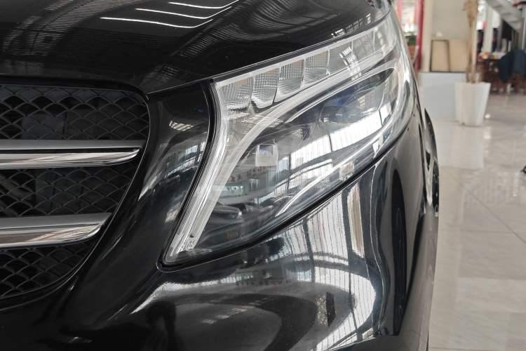 Used Mercedes-Benz V-Class 2021 V 260 Prestige Edition Left Front Headlight