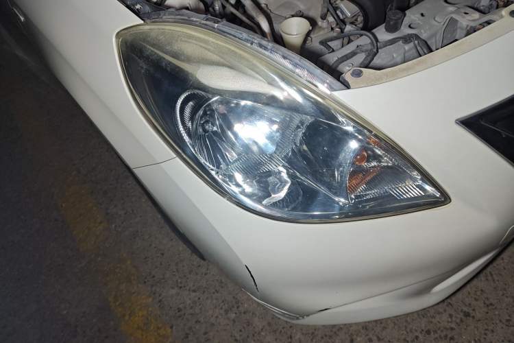 Used Nissan Sunny 2011 1.5XE CVT Comfort Edition Right Front Headlight