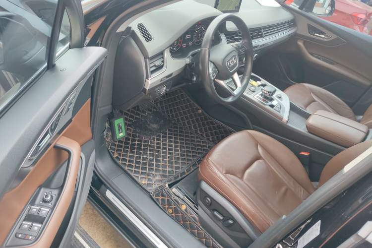 Used Audi Q7 2019 45 TFSI Comfort Model
