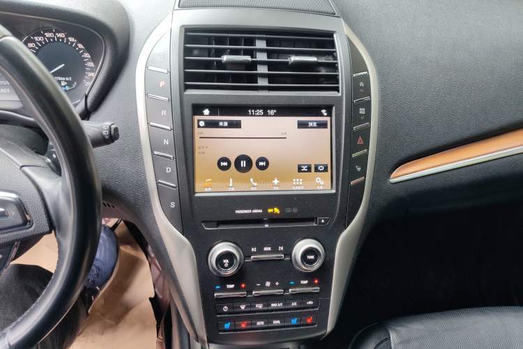 Used Lincoln MKC 2017 2.0T Two-Wheel-Drive Luxury Edition