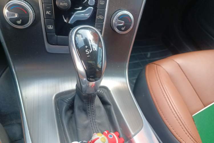 Used Volvo S60 2016 S60L T5 Intelligent Drive Edition Gear Lever