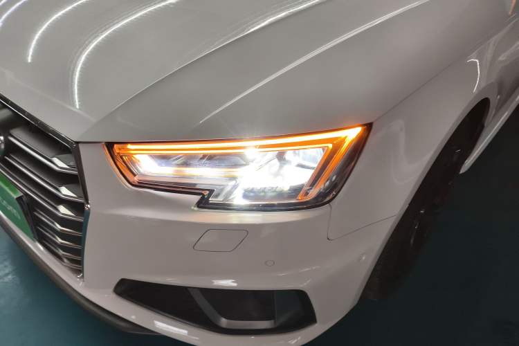 Used Audi A4L 2019 40 TFSI Fashion Edition China VI Emission Standard