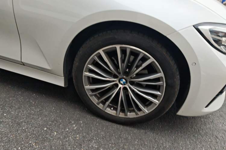 Used BMW 3 Series 2020 325Li First Edition Right Front Wheel Hub