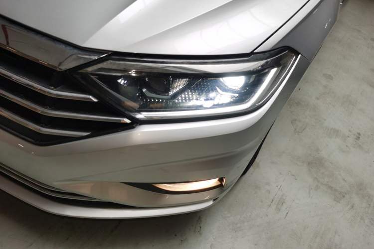 Used Volkswagen Sagitar 2019 280TSI DSG Comfort Version China VI Standard Left Front Headlight