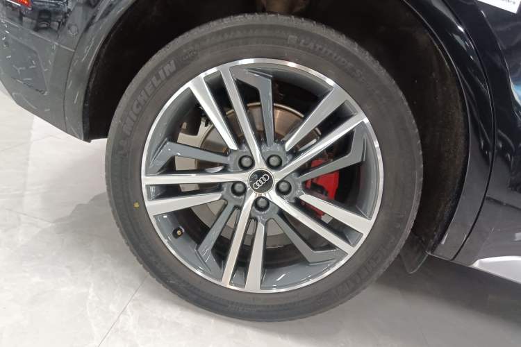Used Audi Q5L 2022 Updated 40T Luxury Dynamic Edition Right Rear Wheel Hub
