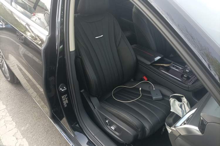 Used Hongqi H5 2024 1.5T DCT Smart Connect Flagship Edition Right Front Seat