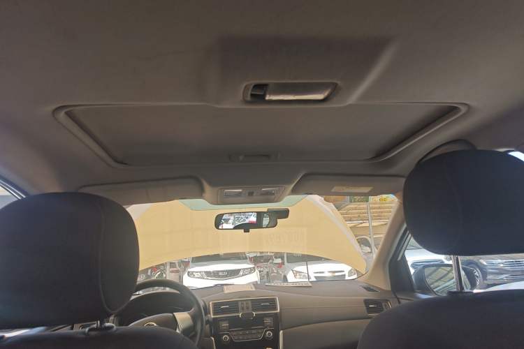 Used Nissan Tiida 2016 1.6L CVT Cool Dynamic Edition Headliner