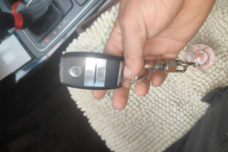 Used Kia Sorento 2015 Sorento L 2.4L Gasoline 4WD Elite Edition 5 Seats China IV Standard
