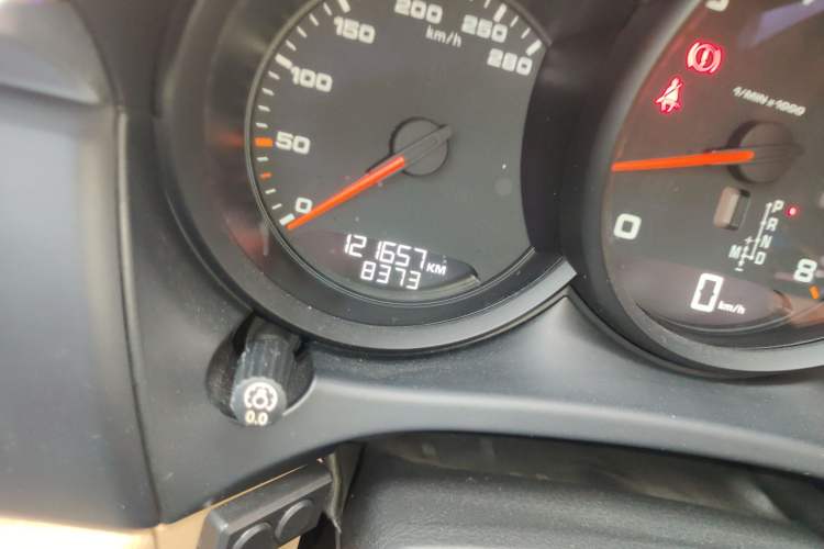 Used Porsche Macan 2016 Macan 2.0T Odometer Close Up