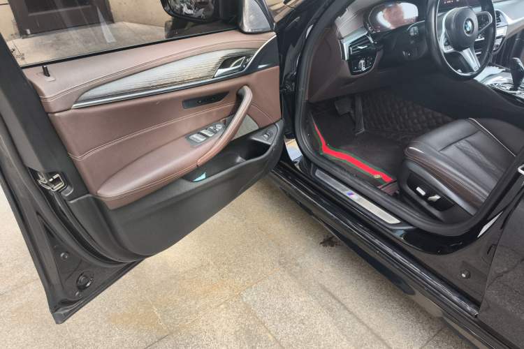 Used BMW 5 Series 2021 530Li Leading Model M Sport Package
