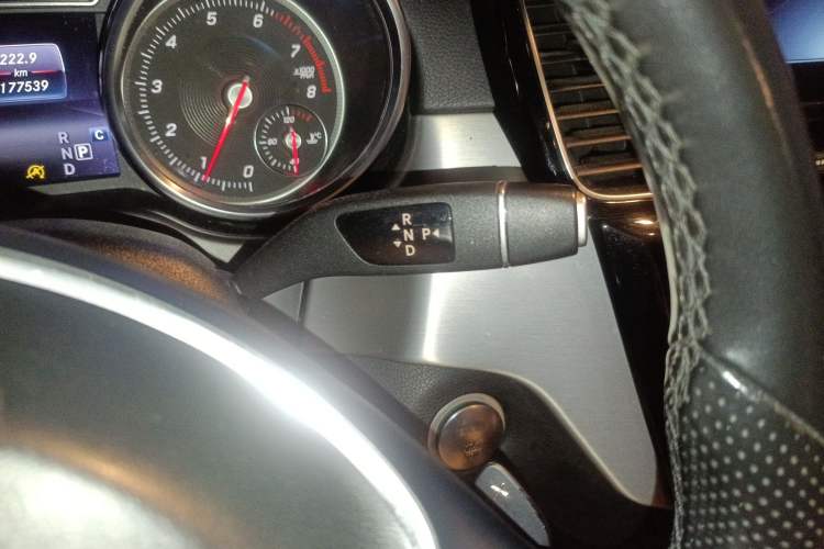 Used Mercedes-Benz GLE Coupe 2017 GLE 400 4MATIC Coupe SUV Gear Lever