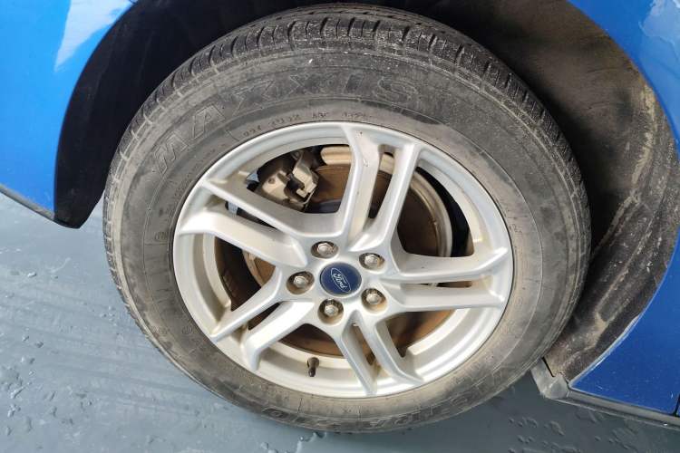 Used Ford Focus 2019 Sedan 1.5L Automatic FENGYUE Model China V Standard