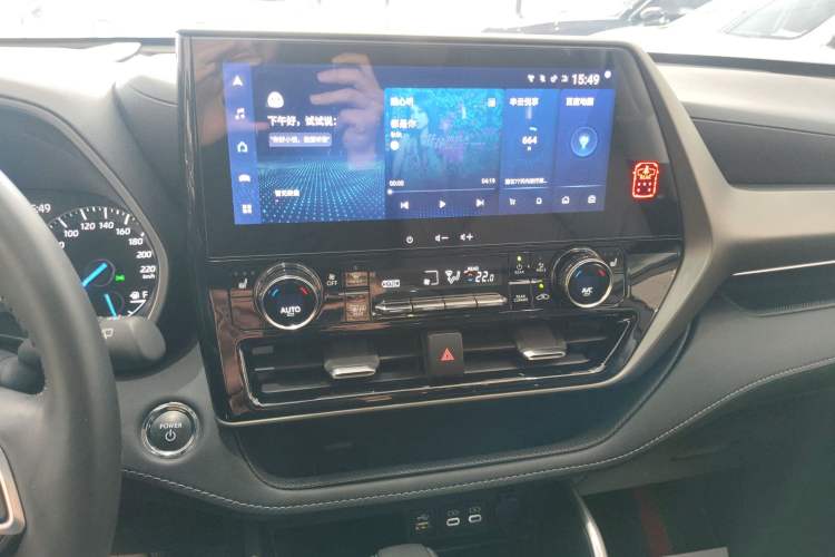 Used Toyota Highlander 2023 2.5L Smart Electric Hybrid Dual-Engine Four-Wheel Drive Prestige Version – 7 Seats Audio And AC Panel