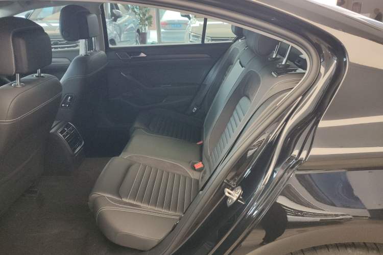 Used Volkswagen Magotan 2020 330TSI DSG Leading Model Left Rear Seat