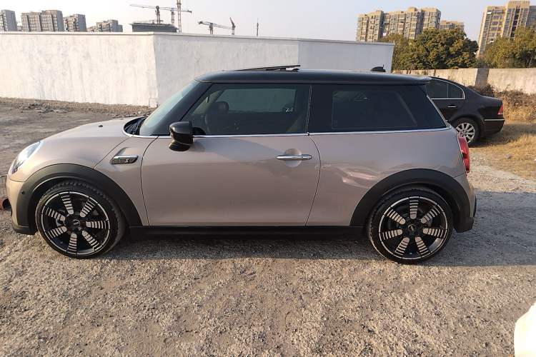 Used MINI MINI 2022 Updated 2.0T COOPER S Artist