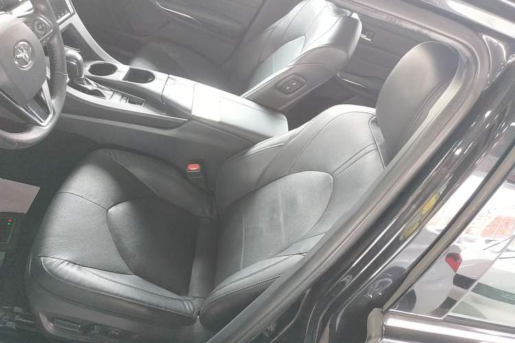 Used Toyota Avalon 2019 Dual-Engine 2.5L Luxury Edition China VI Standard Left Front Seat