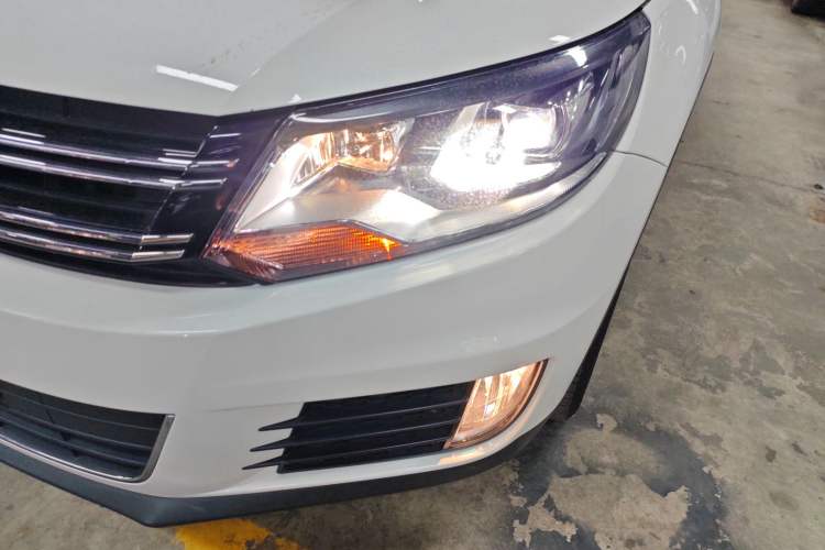 Used Volkswagen Tiguan 2016 300TSI Automatic Two-Wheel Drive Luxury Edition Left Front Headlight