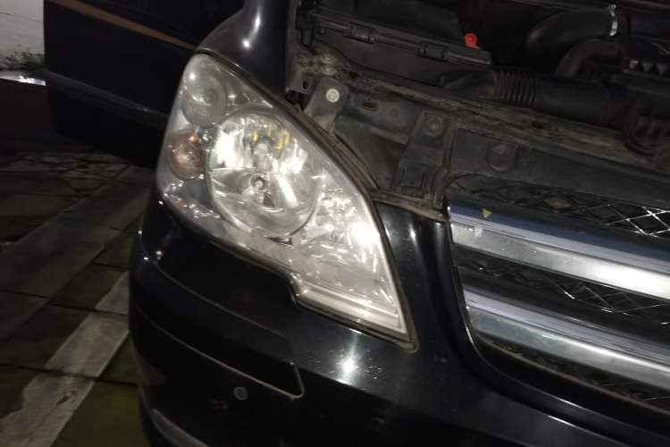 Used Mercedes-Benz Vito 2013 3.0L Elite Edition Right Front Headlight