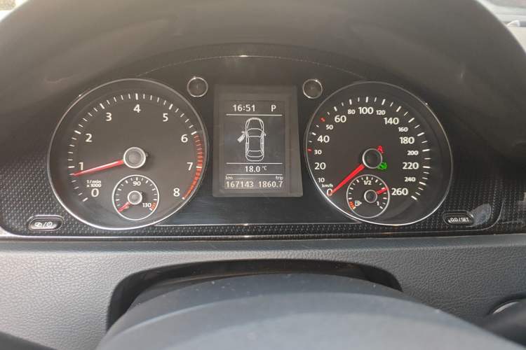 Used Volkswagen Magotan 2015 Revised Version 2.0 TSI Luxury Edition Instrument Cluster