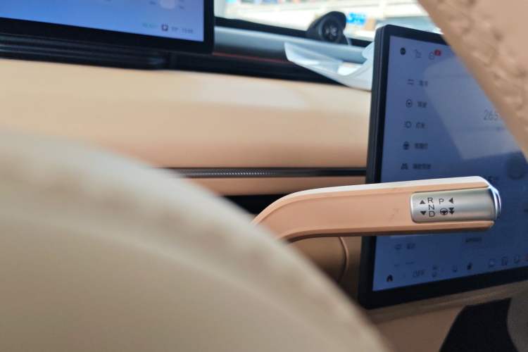 Used EXEED Star Era ET 2024 Extended-Range 240 Ultra All-Wheel Drive Gear Lever