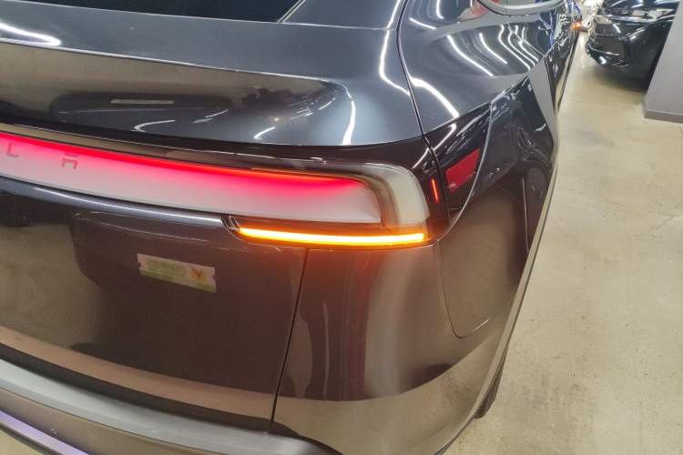 Used Tesla Model Y 2025 Updated Version Long-Range All-Wheel Drive