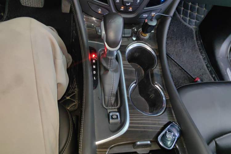 Used Buick Envision 2018 20T Two-Wheel-Drive Elite Model Gear Lever