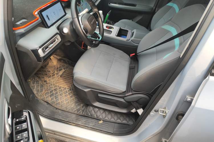 Used AION Y 2024 Younger Left Front Seat