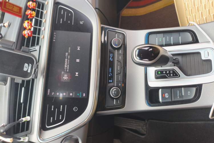 Used Geely Auto Emgrand GL 2018 1.8L DCT Elite Smart Connectivity Version Audio And AC Panel