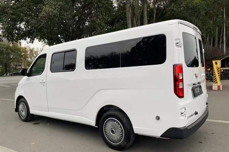 Used Wuling Yangguang 2025 Model 400km Bus Edition—Comfort Edition
