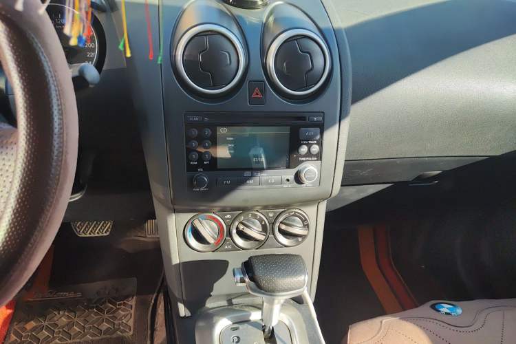 Used Nissan Qashqai 2012 2.0 XL Fire CVT 2WD Audio And AC Panel