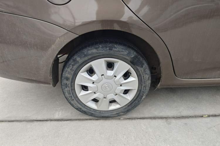 Used Baojun 630 2013 1.5L manual standard version