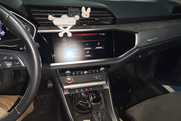 Used Audi Q3 2020 35 TFSI Ambition Dynamic Edition Audio And AC Panel