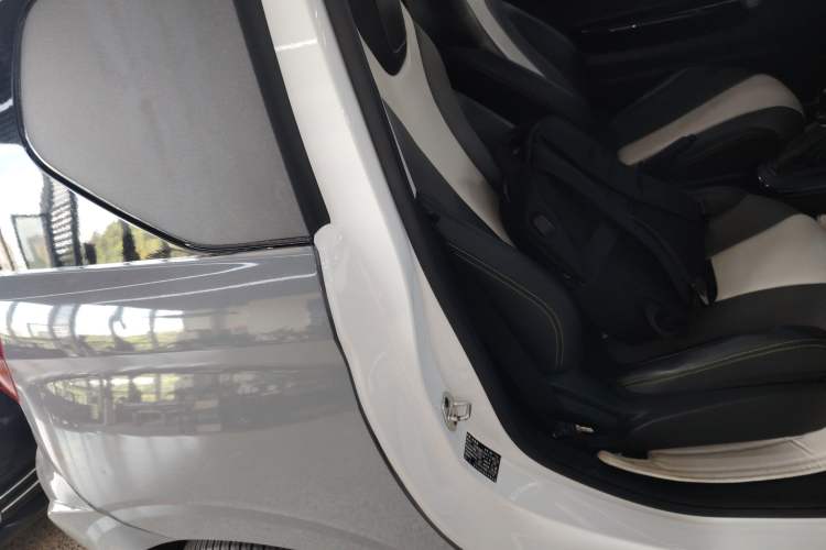 Used Roewe Clever 2021 302 km New Four-Seater Super-Efficient Version
