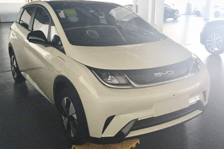 Used BYD Dolphin 2023 420 km Fashion Edition
