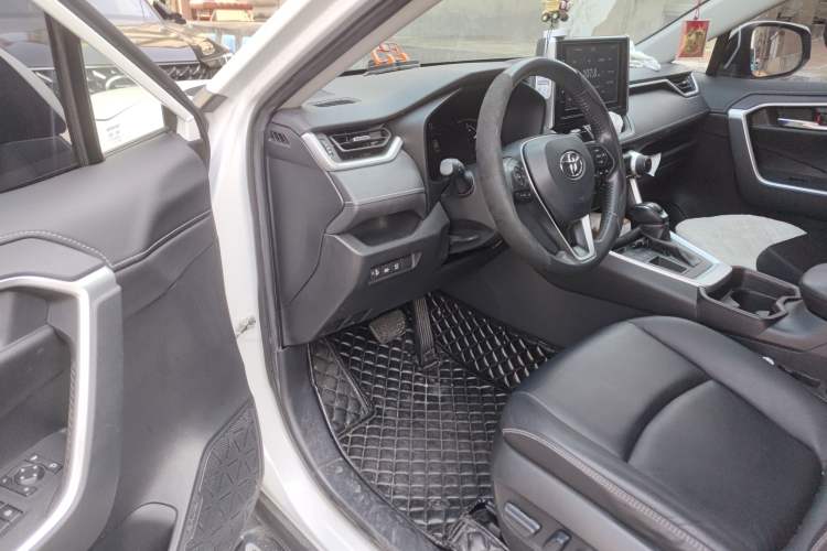 Used Toyota RAV4 2020 2.0L CVT Two-Wheel Drive Fashion PLUS Edition