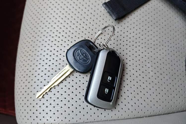 Used Toyota Verso 2014 Starlight 180E CVT Elite Edition Vehicle Key